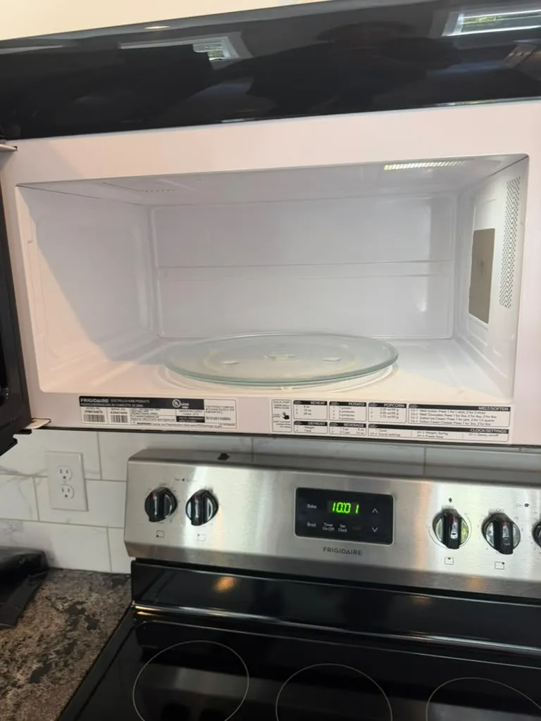 Microwave after cleaning